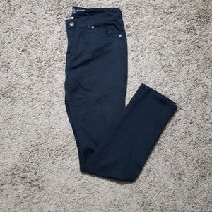 ARIZONA Women's Skinny Leg Pants